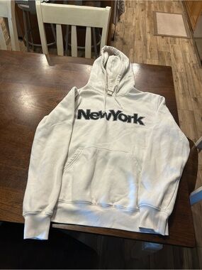 H&M White Hoodie with Black "New York" Graphic